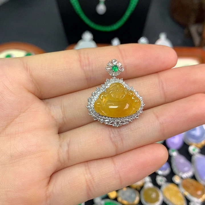 翡翠18K金镶嵌颈饰翡翠