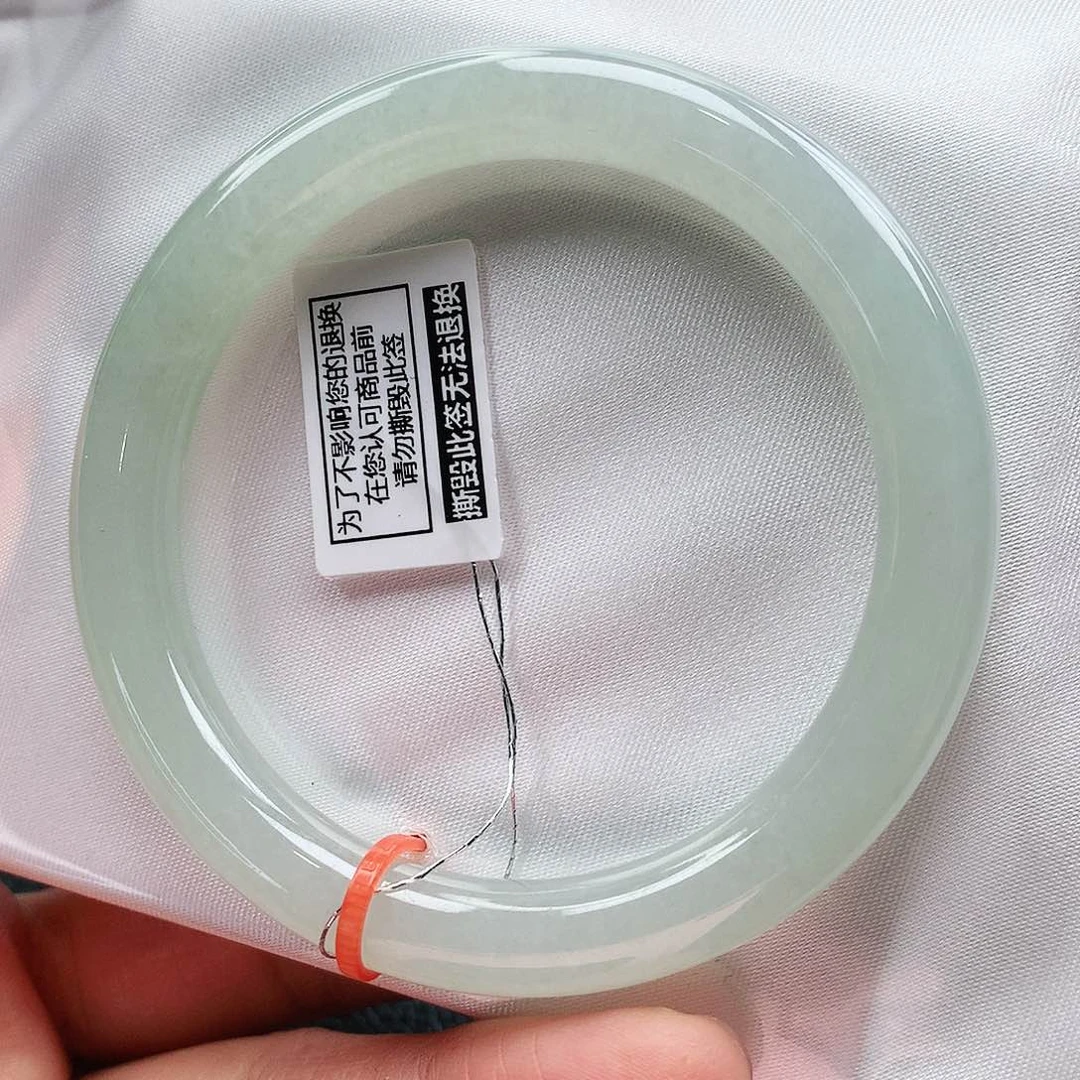 翡翠手镯未镶嵌天然翡翠手镯