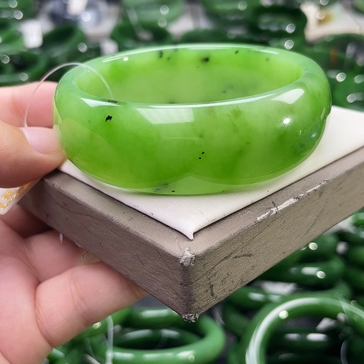 未镶嵌手镯和田玉（碧玉）