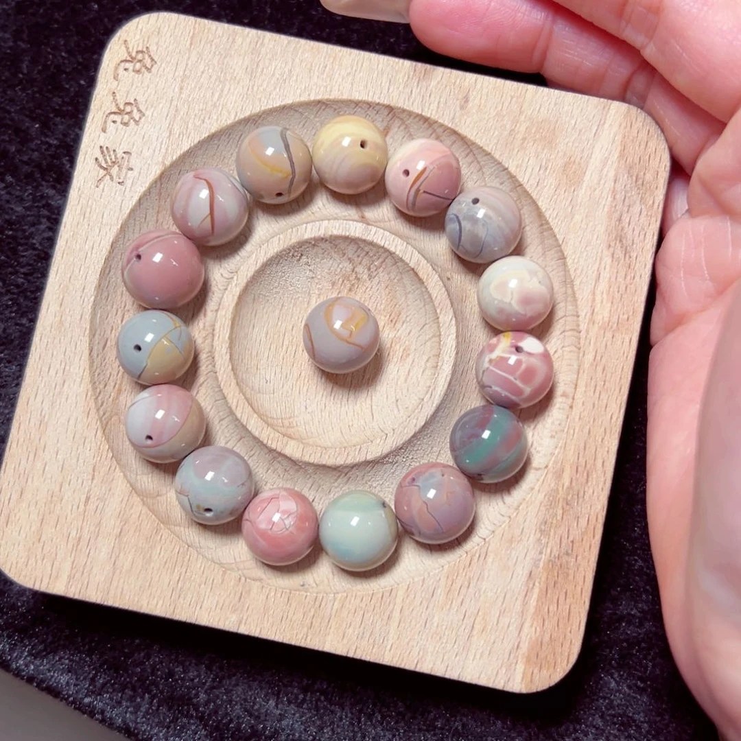 石英质玉手链未镶嵌胡***?80