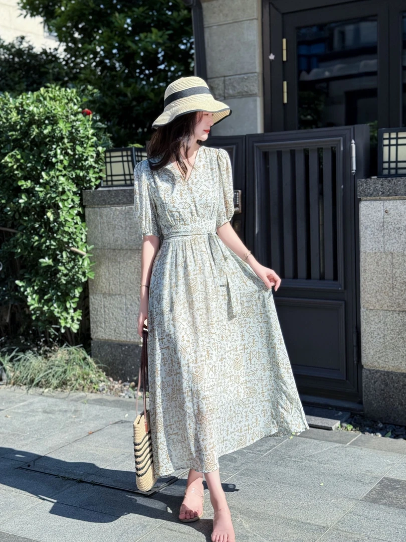 【浅笑依然】2025夏季新款碎花法式气质显瘦高级感女装连衣裙长裙