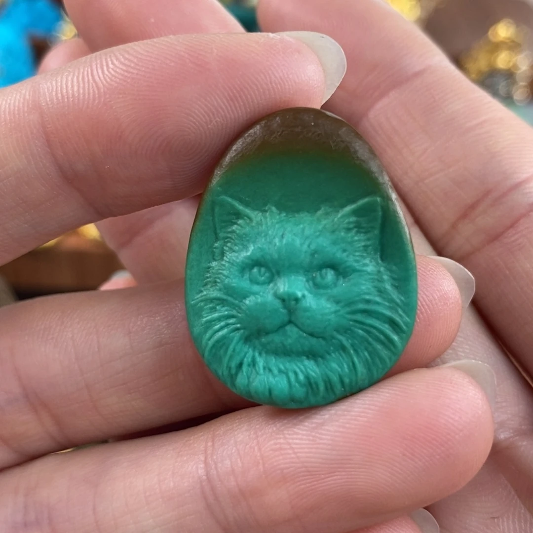 绿松石未镶嵌。猫牌