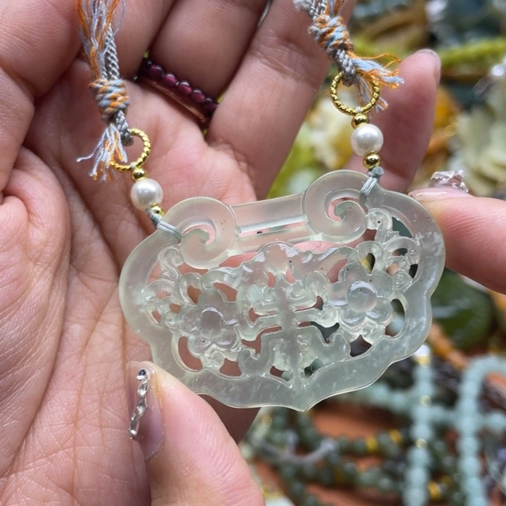 蛇纹石玉未镶嵌吊坠