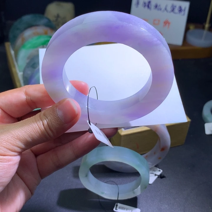 定制翡翠未镶嵌翡翠手镯