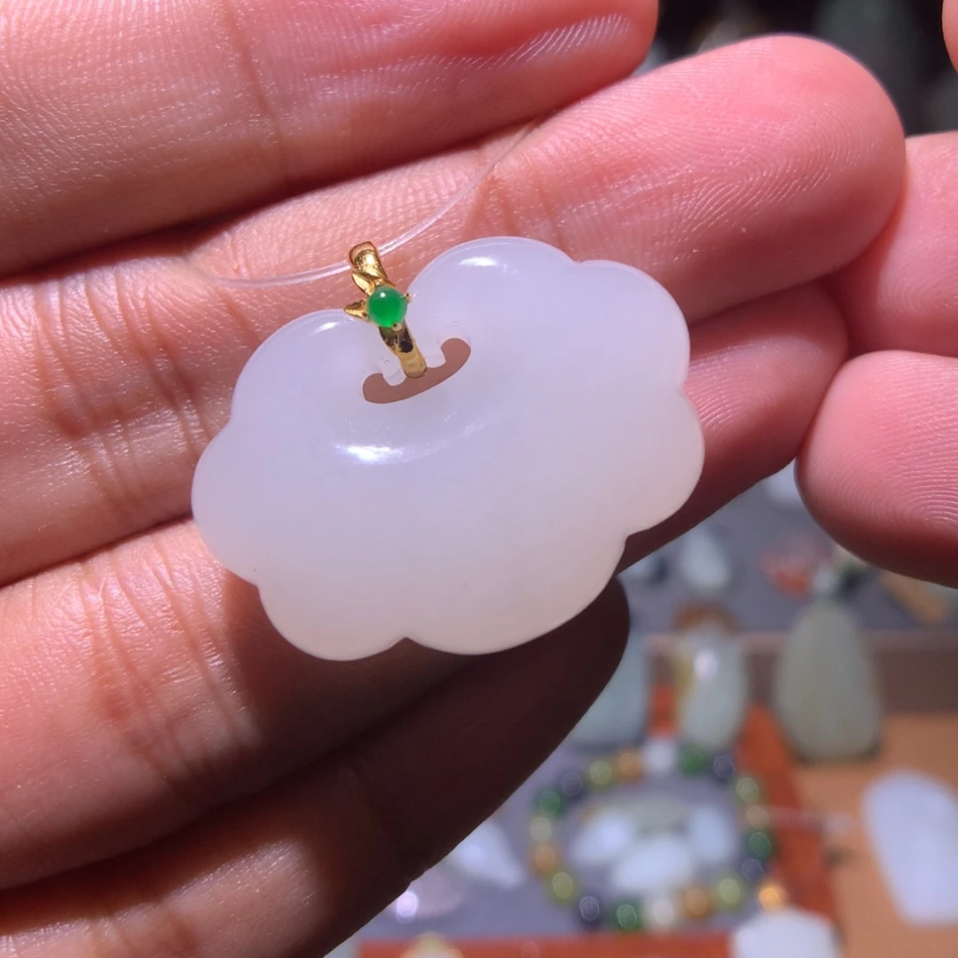 和田玉18K金镶嵌颈饰