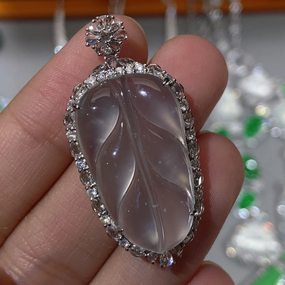 翡翠18K金镶嵌颈饰天然缅甸A货翡翠