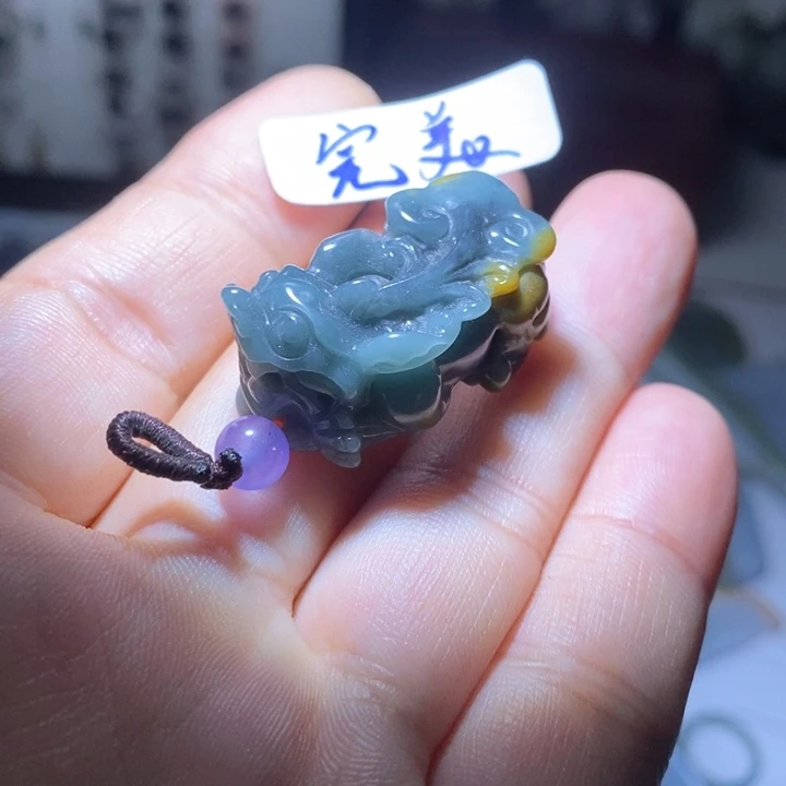 翡翠颈饰未镶嵌好