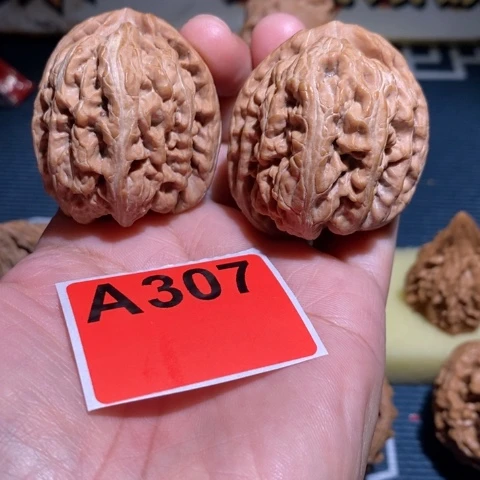 文玩核桃吊坠41红锦鲤