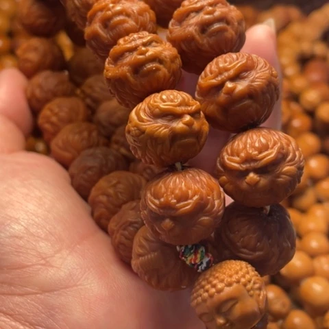 手串猴头核桃憨****?舞台