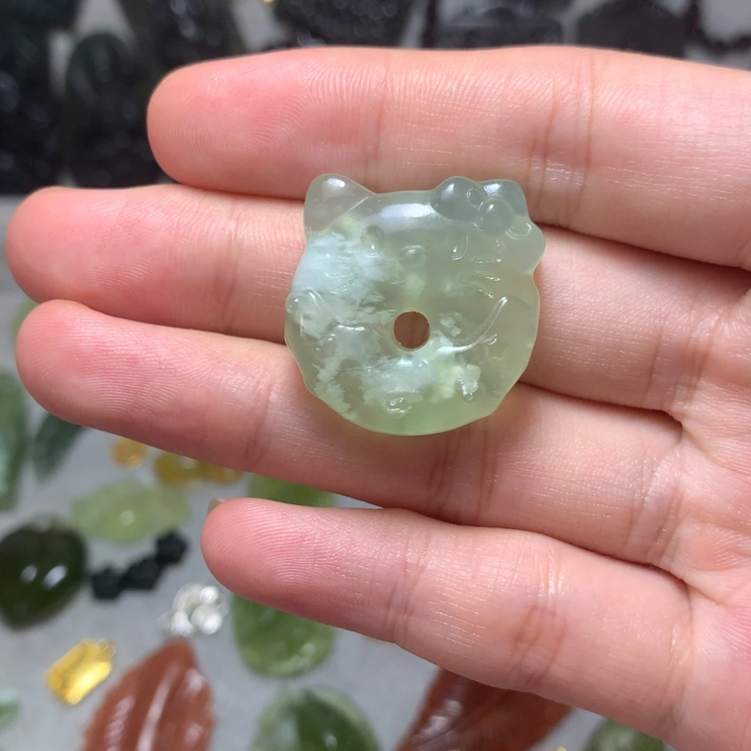 岫玉未镶嵌颈饰微瑕