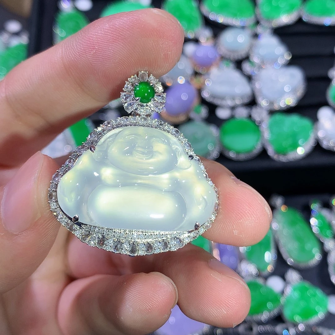 翡翠18K金镶嵌颈饰