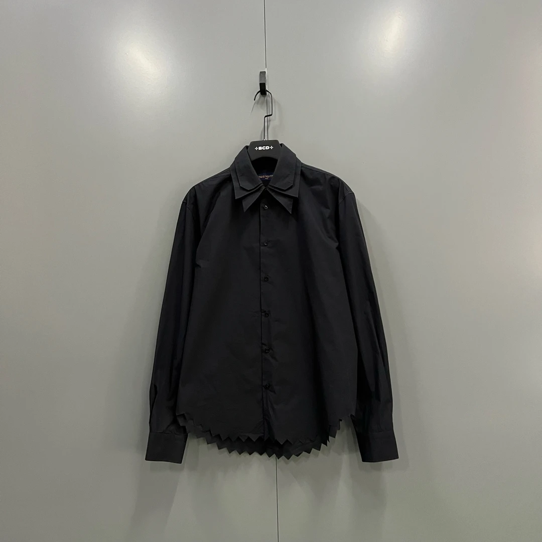 95新 LouisVuitton/路易威登 qq 层尖翻领长袖衬衫S码 011239