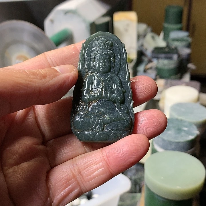 颈饰未镶嵌和田玉（糖玉）