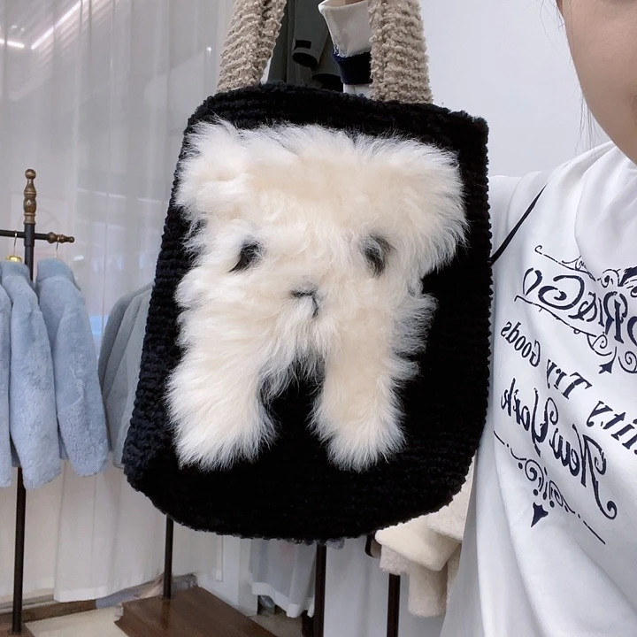 原生态皮毛一体黑色包