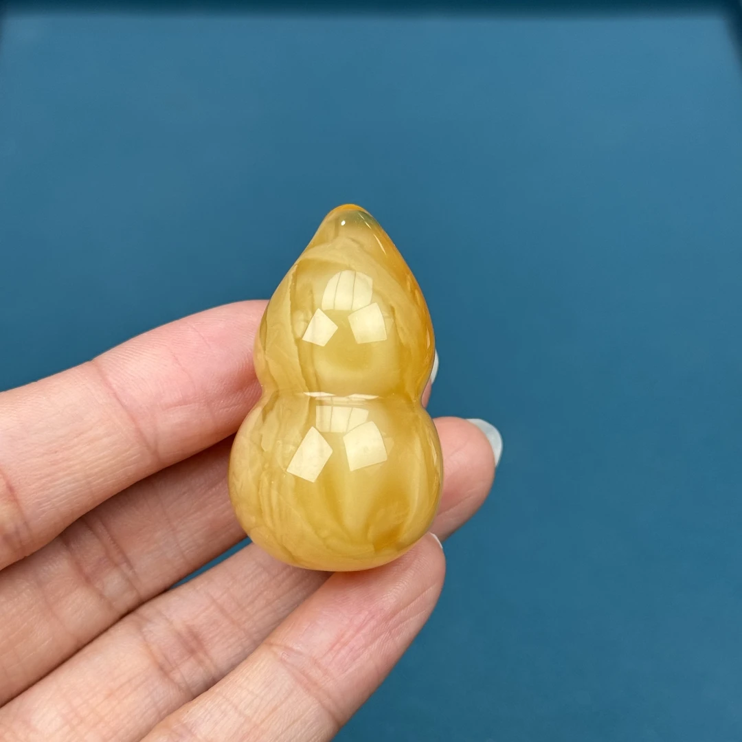 Y2863天然原矿蜜蜡 鸡油黄妖花葫芦 23*40mm抖音基地质检发货