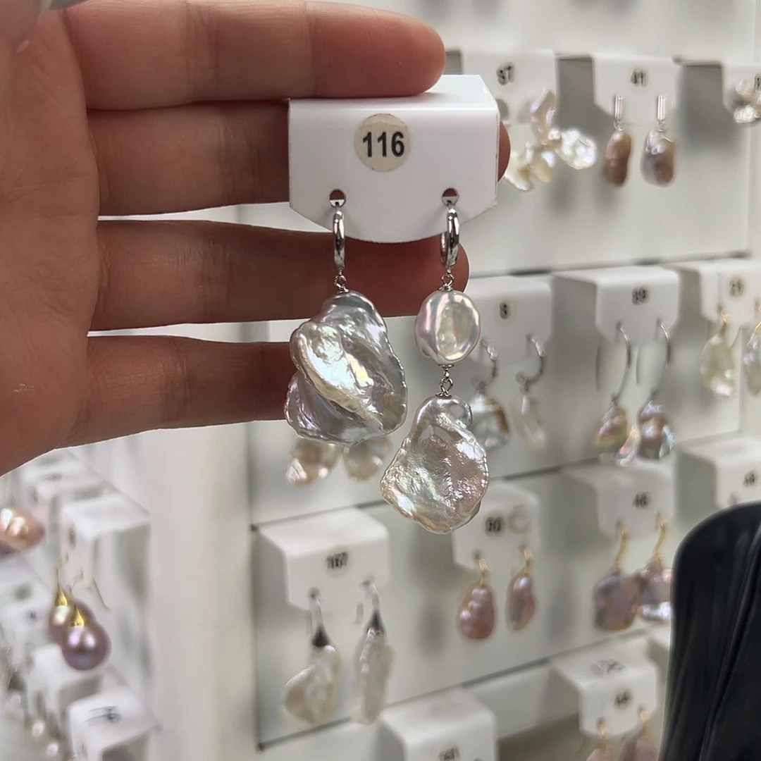 步***晚非金属巴洛克花瓣耳饰