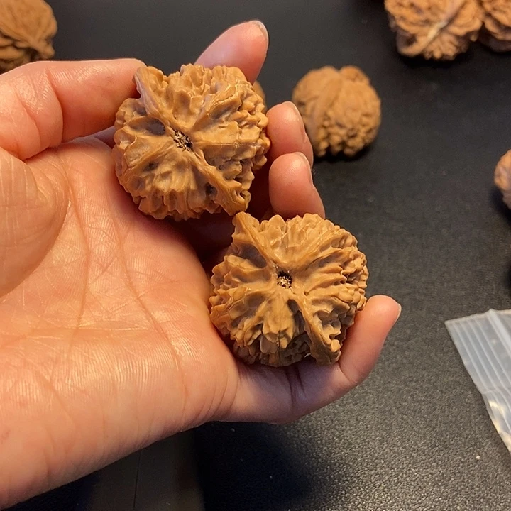 文玩核桃吊坠苹果