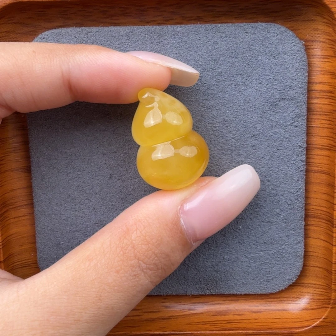 未镶嵌琥珀裸石3.8克微瑕