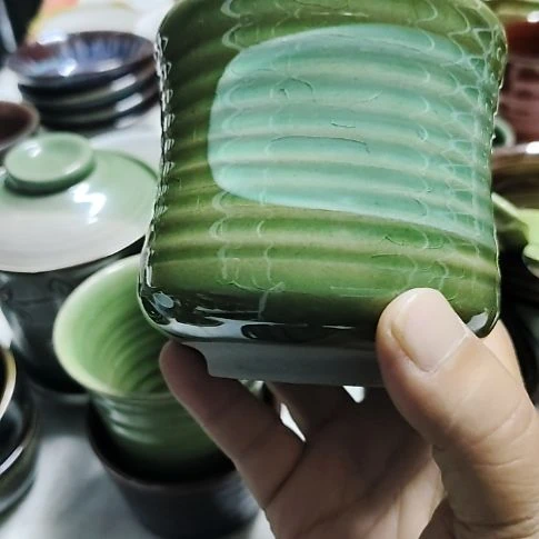 瓷片各种摆件，瓷片，沙锅，都有微瑕疵！