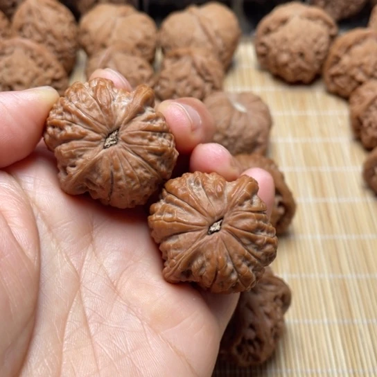 【闪购商品】吊坠文玩核桃善***变血麒麟……