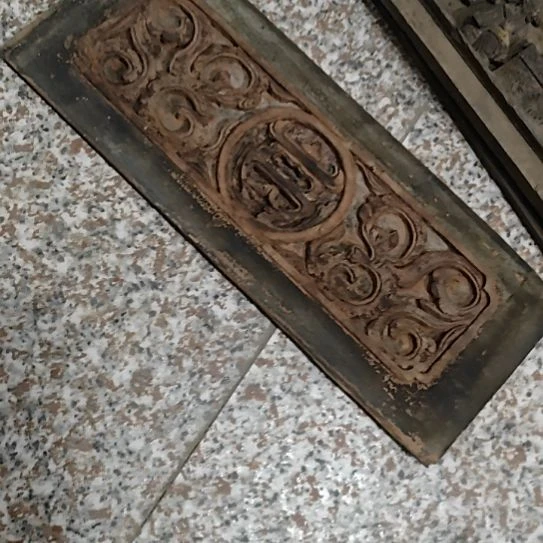 一线收获老木雕花板