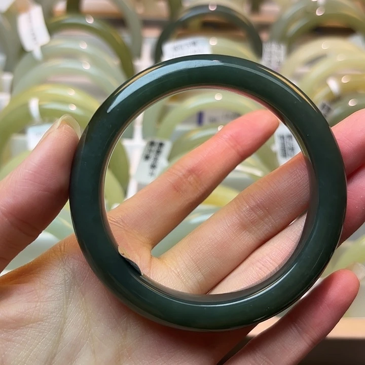 未镶嵌手镯和田玉（糖玉）