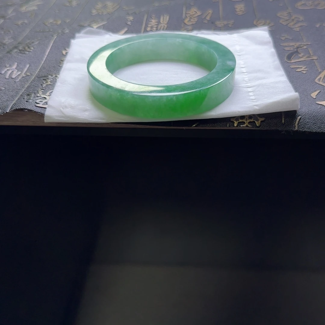 未镶嵌翡翠手镯定制翡翠