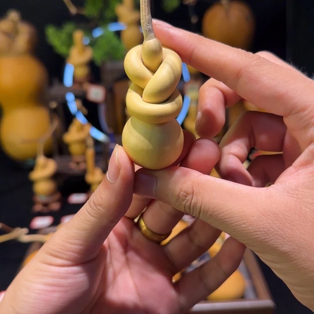 馨**比哈哈哈哈我真的很喜欢的一首