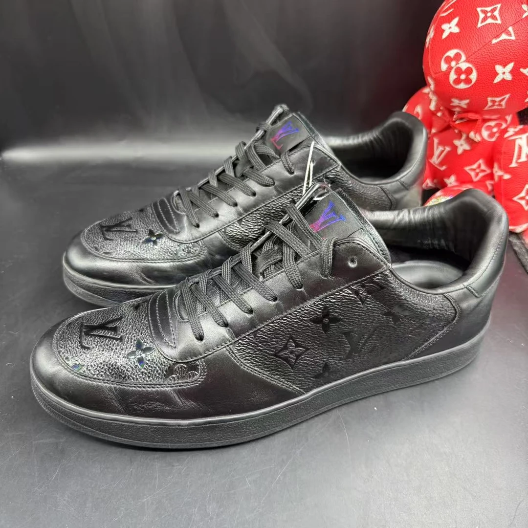 95新 LouisVuitton/路易威登 黑镭射老花板鞋42.5欧码 ddm2686