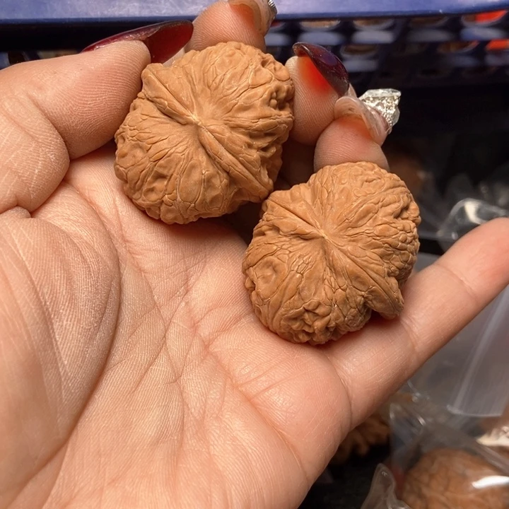 文玩核桃吊坠元宝77