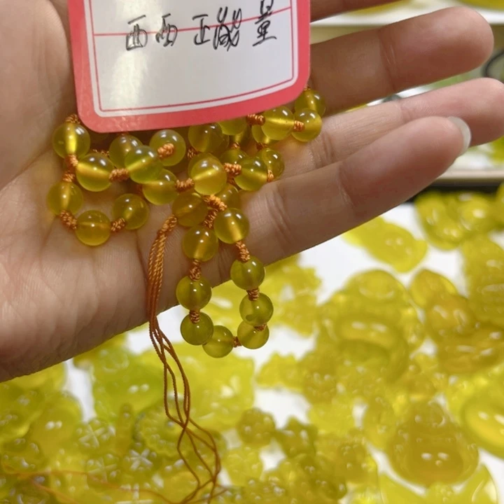 西***量蛇纹石玉未镶嵌颈饰