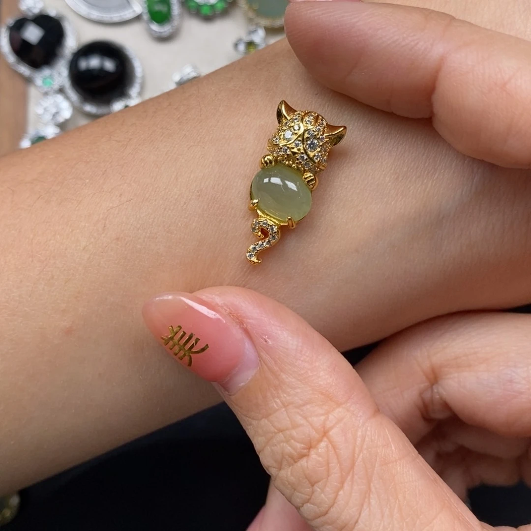 翡翠颈饰未镶嵌翡翠