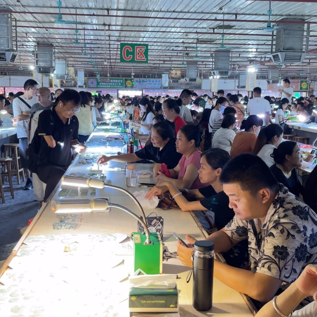 定制翡翠未镶嵌报题材，报预算