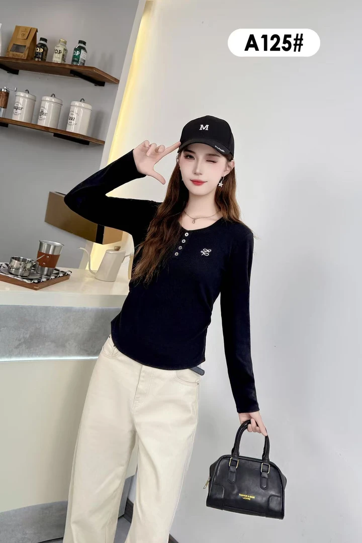 2025新款秋季新品纯色时尚打底衫高档洋气减龄显瘦百搭轻薄保暖