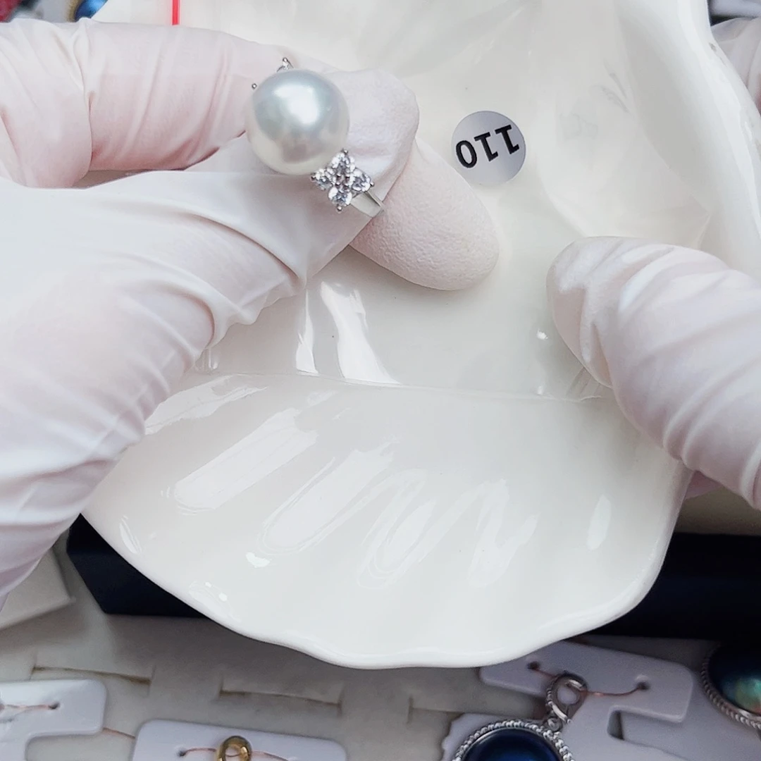 银S925镶嵌淡水珍珠耳饰