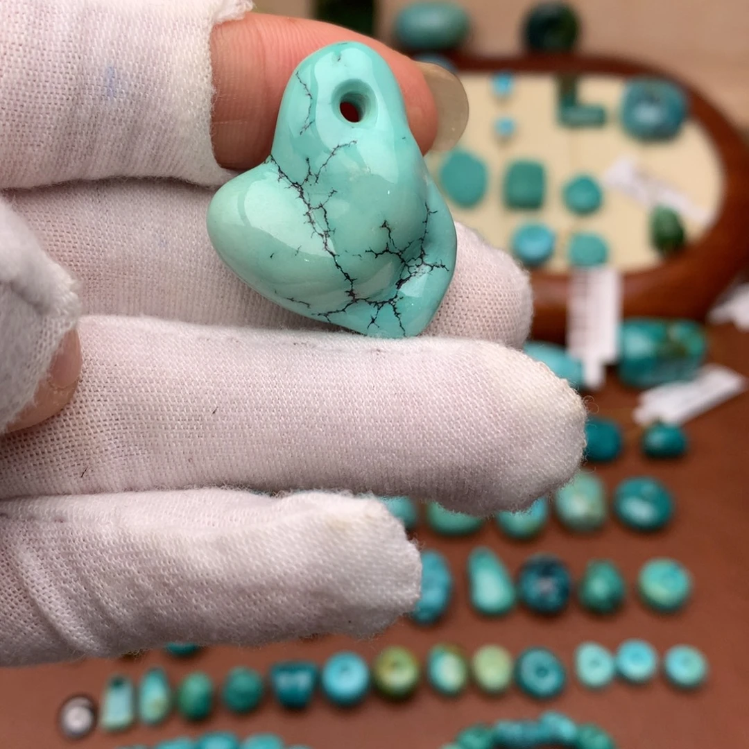 未镶嵌绿松石珠宝奇石