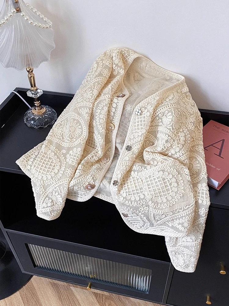 优雅简约轻熟减龄镂空开衫女2025秋季法式气质宽松温柔小香风外套