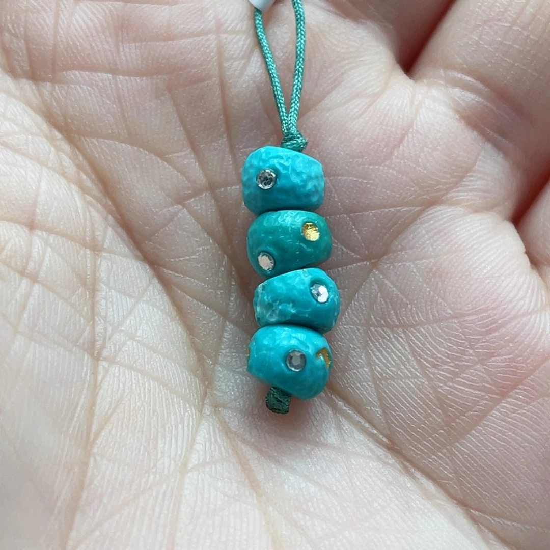 绿松石颈饰未镶嵌