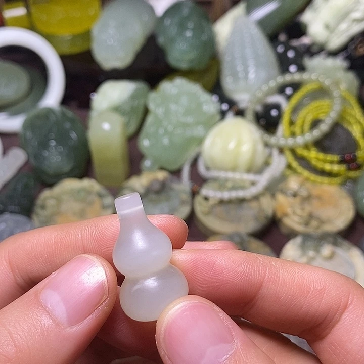岫玉未镶嵌岫玉颈饰