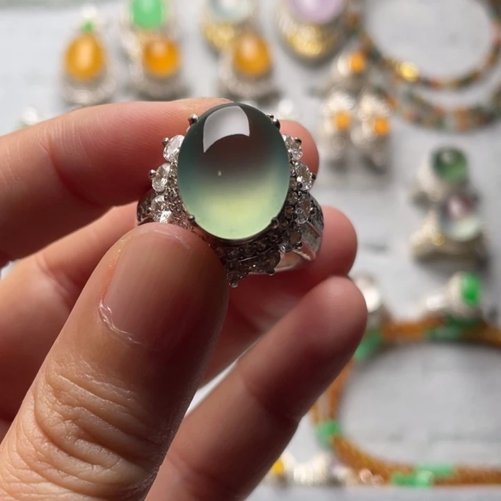 定制翡翠未镶嵌湖水绿蛋面