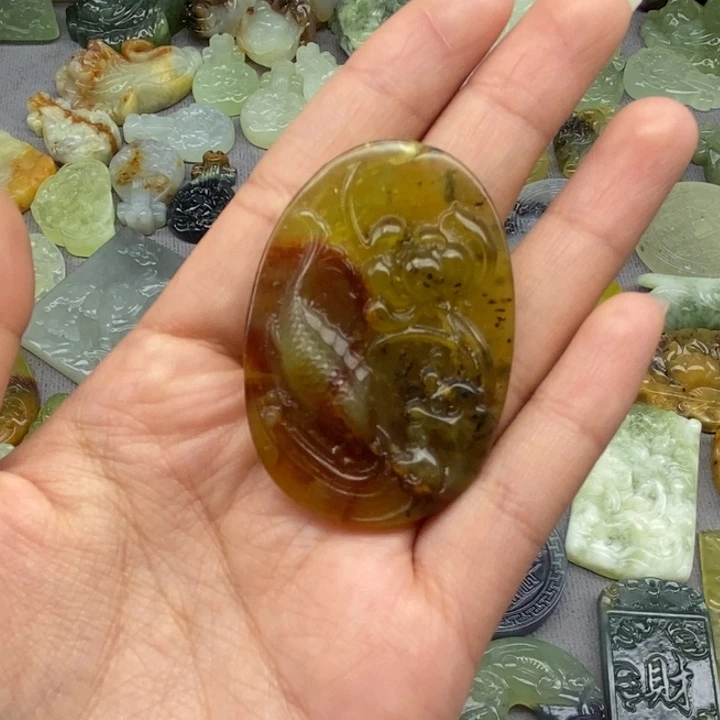 蛇纹石玉未镶嵌颈饰微瑕款慎拍！！！！！