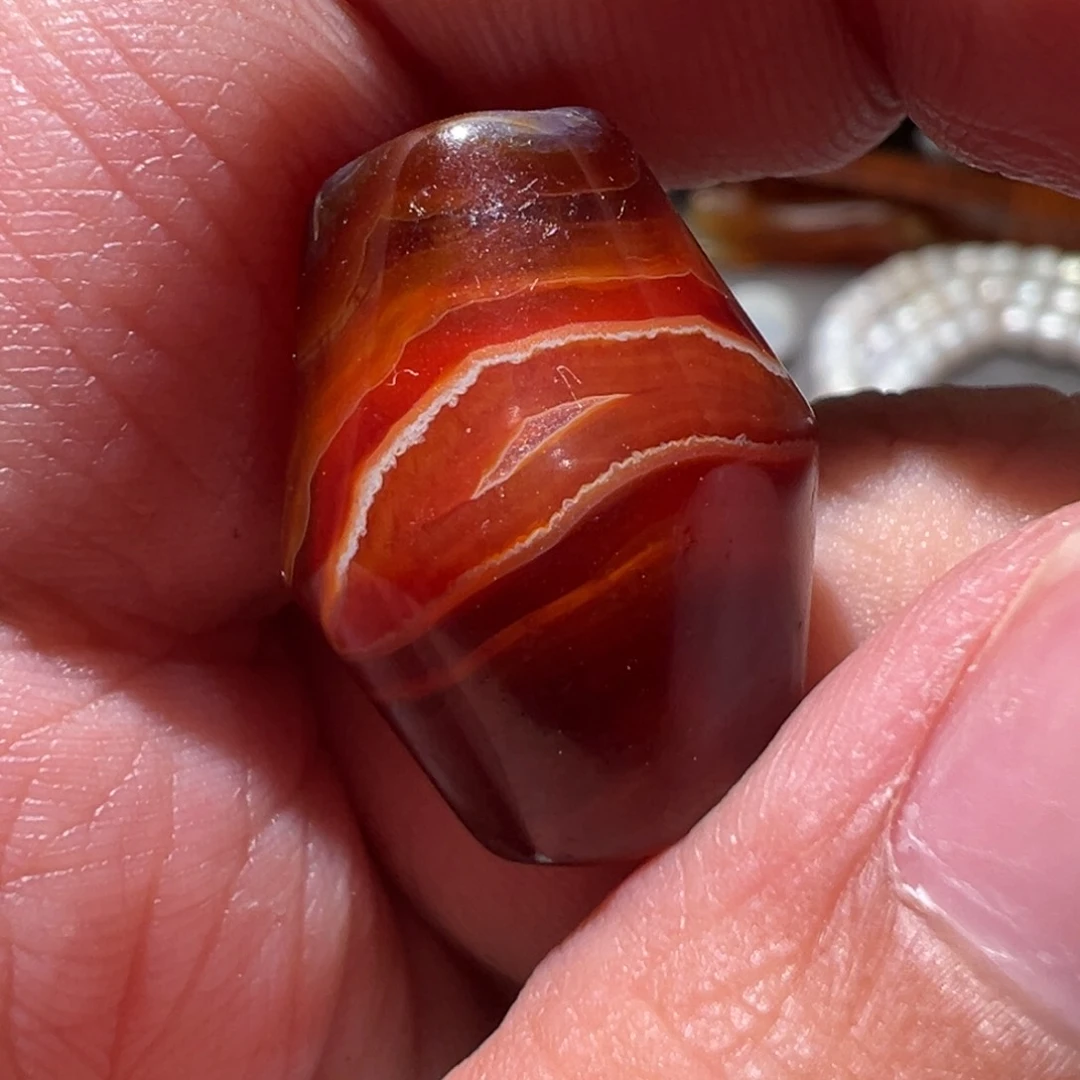 玛瑙/玉髓颈饰未镶嵌玲****?