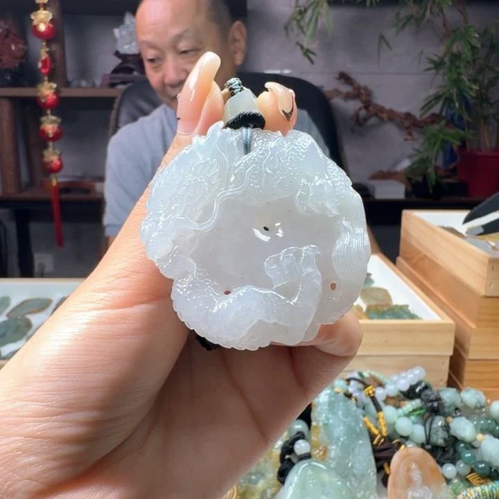 未镶嵌定制翡翠龙扣