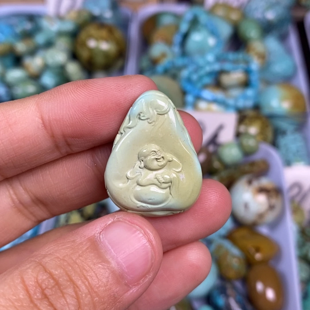 绿松石未镶嵌颈饰