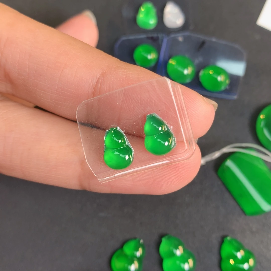 翡翠裸石8.19-5.77-3.23