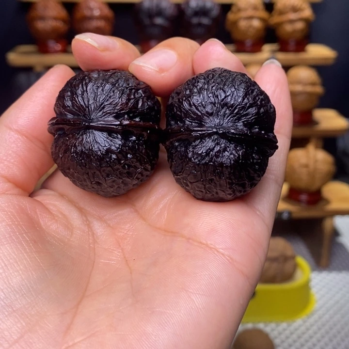 森***r文玩核桃把件蛇皮球95