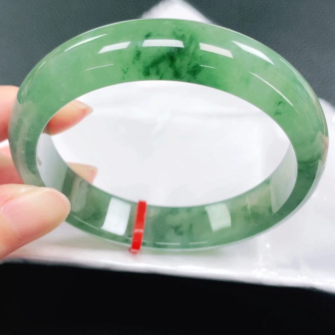 翡翠手镯未镶嵌58圈