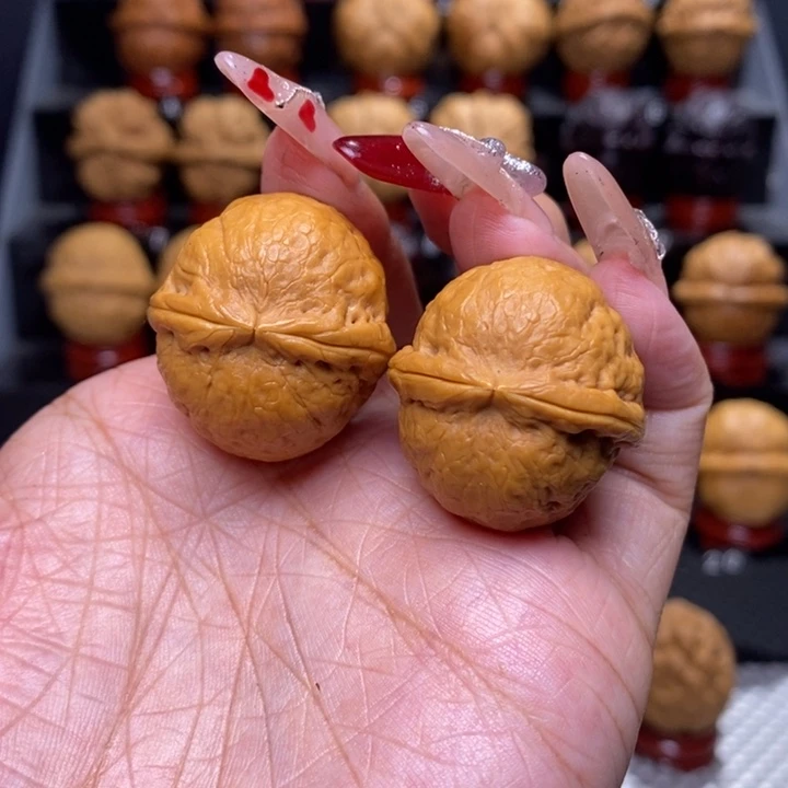 文玩核桃把件陈*明龙珠8号30尺