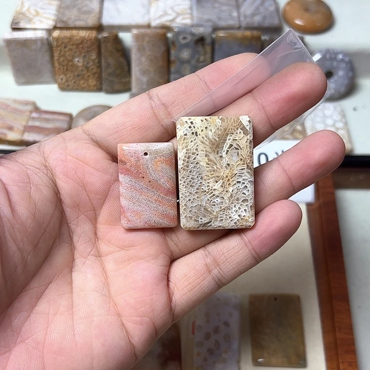 d***3未镶嵌颈饰硅化玉