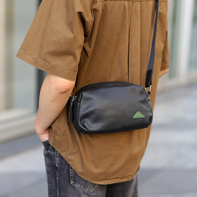2025新款真皮男士斜挎包植鞣牛皮小背包男单肩包休闲手机包潮包